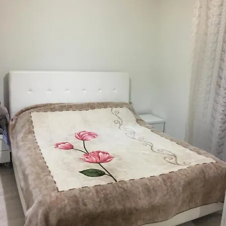 Liqeni I Thate, Apartment Tirana